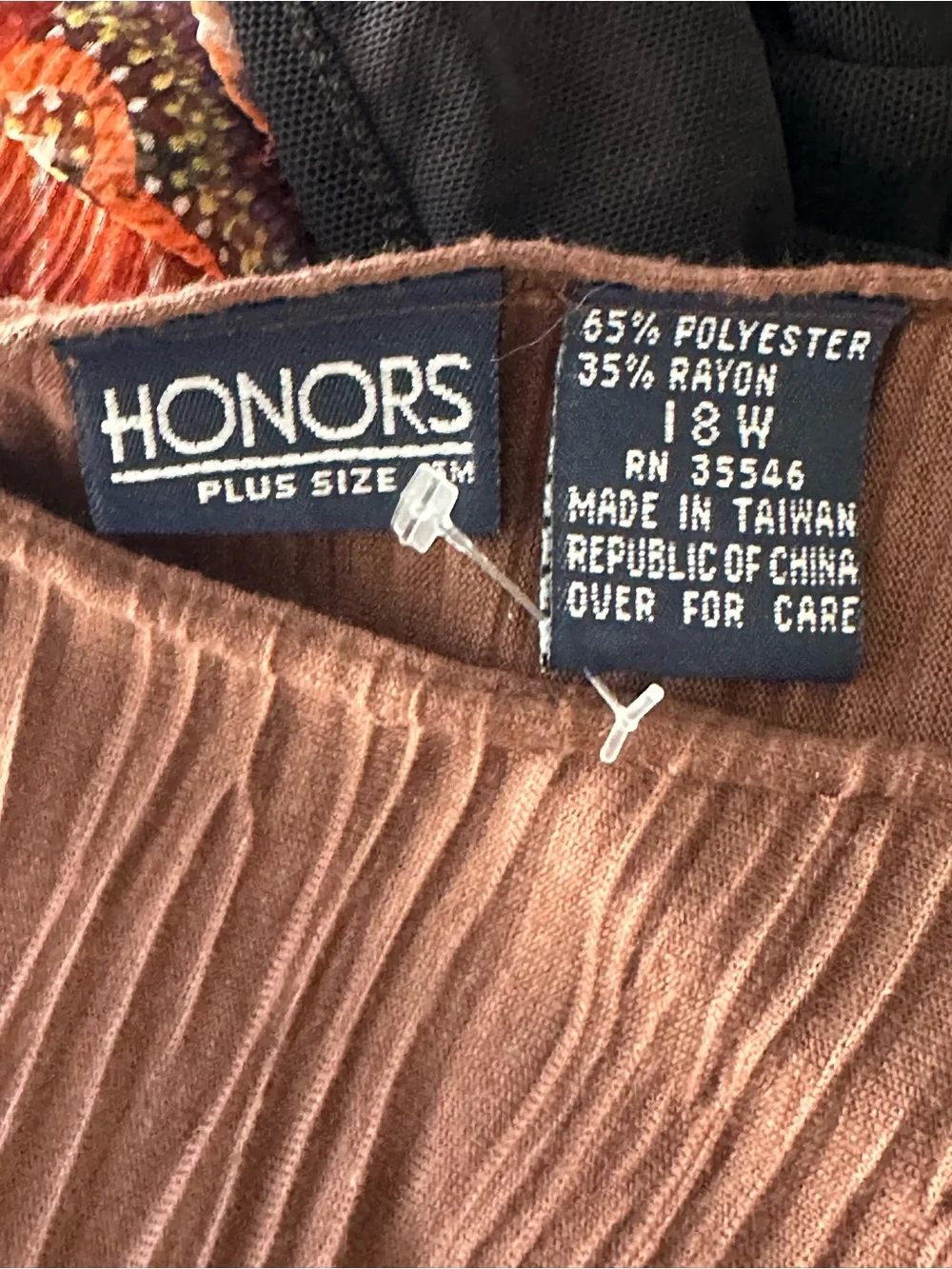 Honors Plus Pleated Long Sleeve Tunic Top - Brown. Size 18W